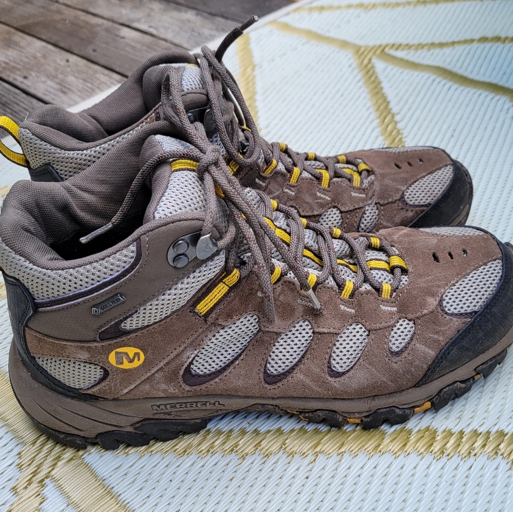 Merrell men's hiking boots GUC